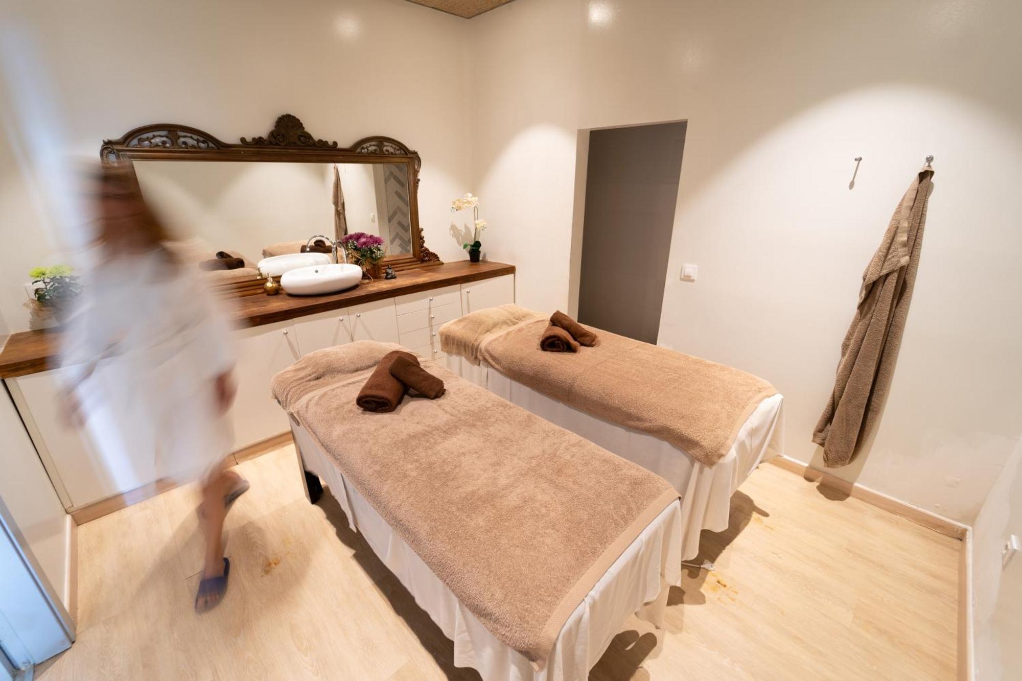 Hotel & Apartaments Thalassa Sport & Spa Roses Exterior foto