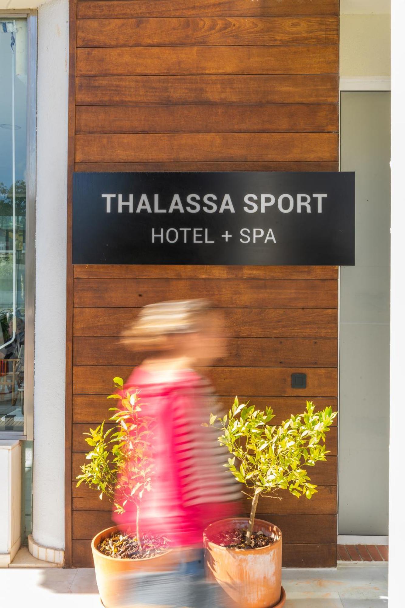 Hotel & Apartaments Thalassa Sport & Spa Roses Exterior foto