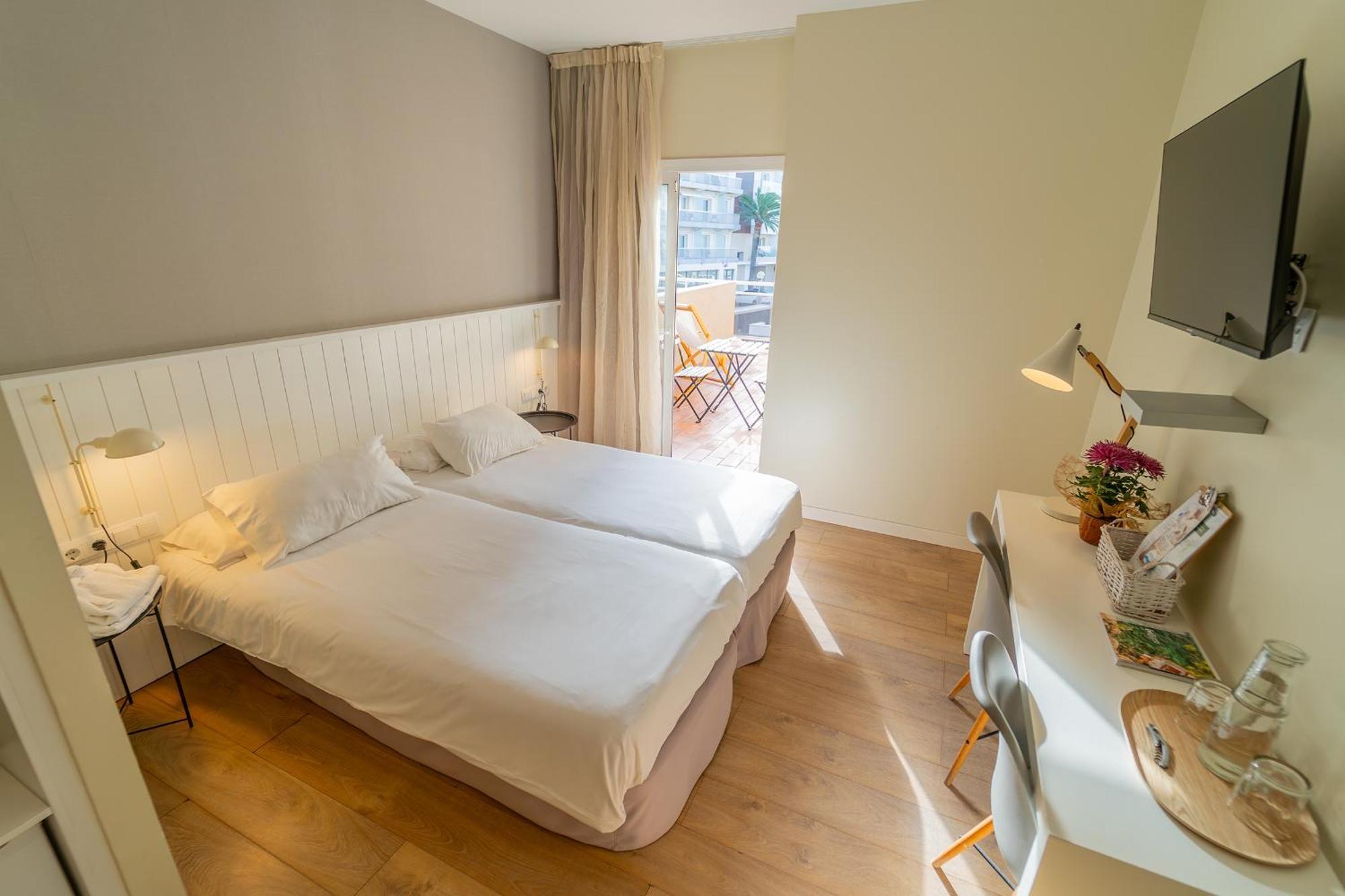 Hotel & Apartaments Thalassa Sport & Spa Roses Exterior foto