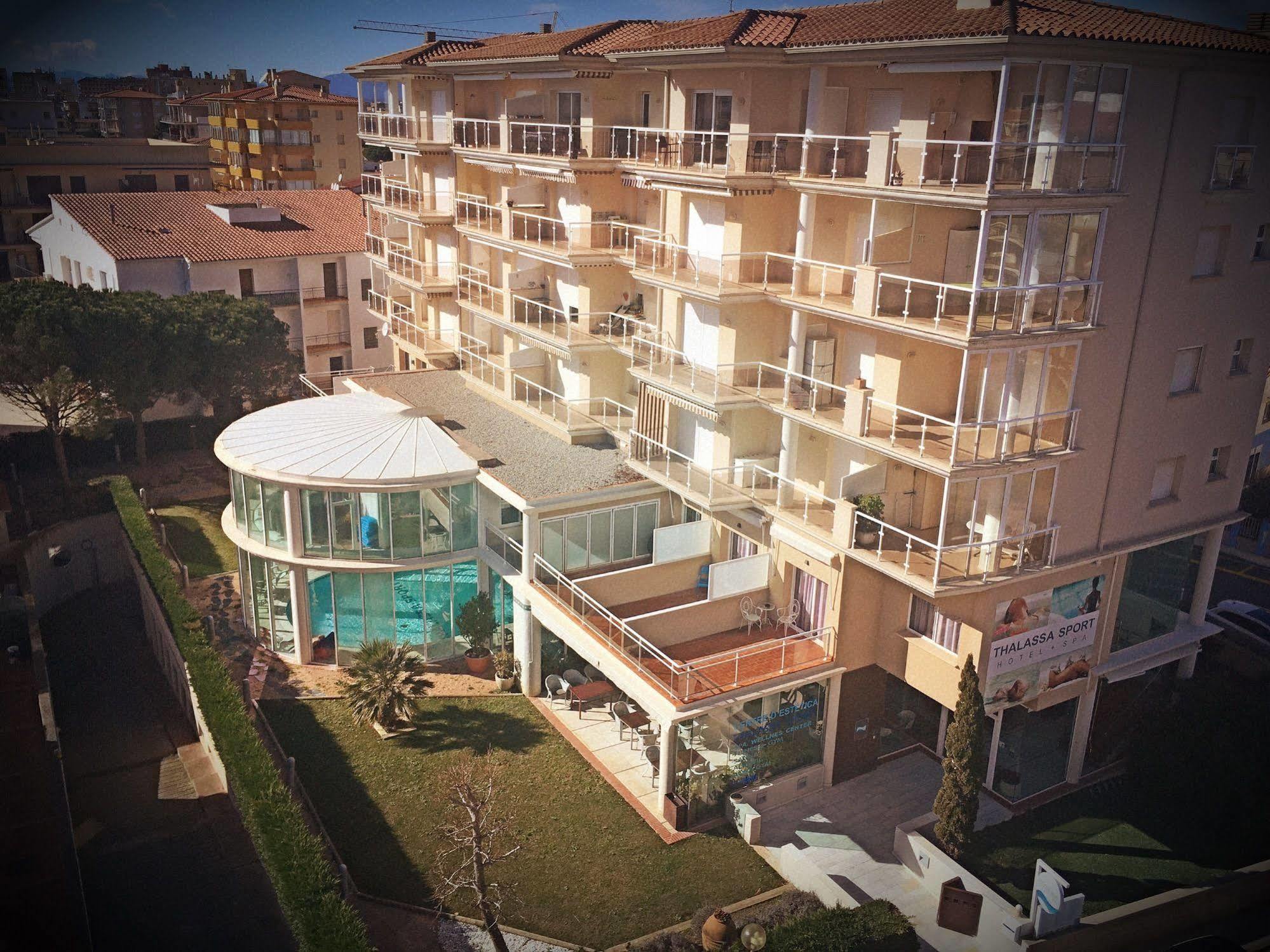 Hotel & Apartaments Thalassa Sport & Spa Roses Exterior foto